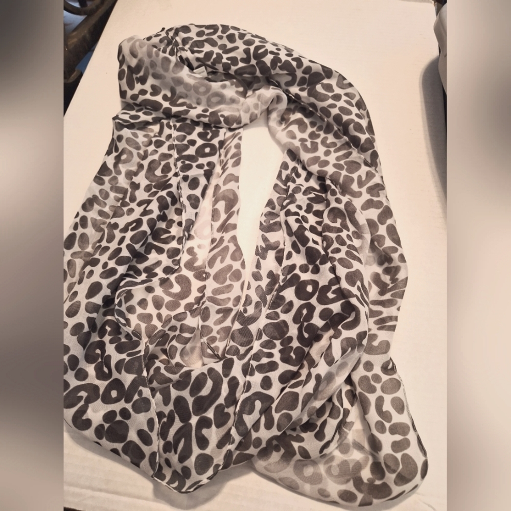 Snow Leopard printed Infinity Scarf